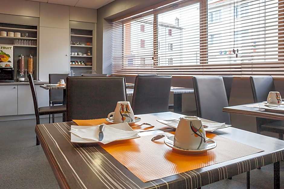 Logis Hôtel Les Voyageurs