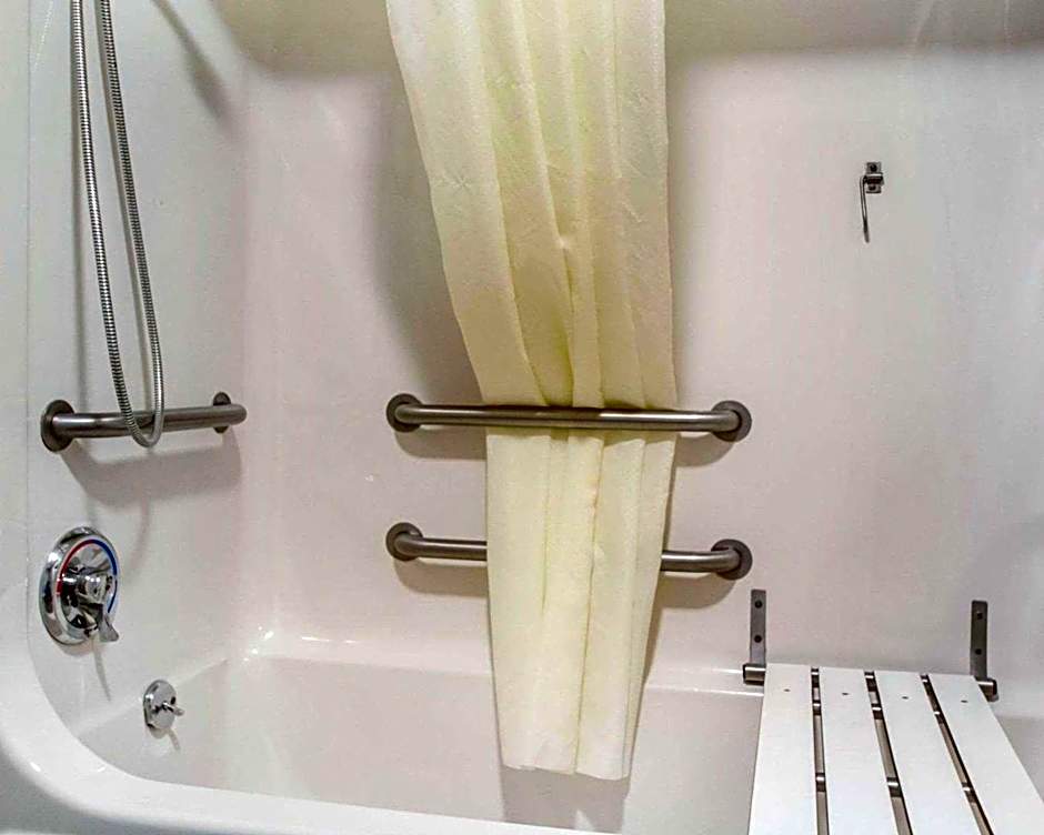 Greenstay Inn & Suites Court View