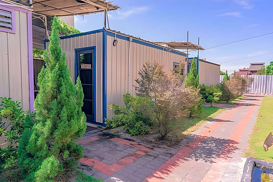 OYO 44099 Tt Dorf Hotel