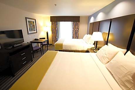 2 Queen Beds Standard