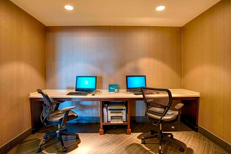 SpringHill Suites by Marriott Lawrence Downtown