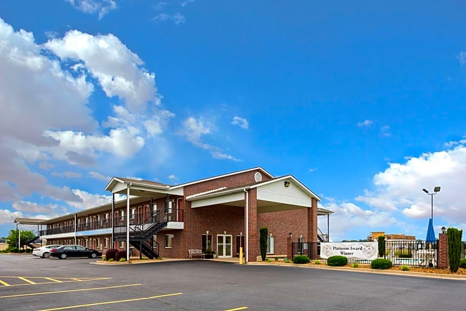 Econo Lodge Inn & Suites Searcy