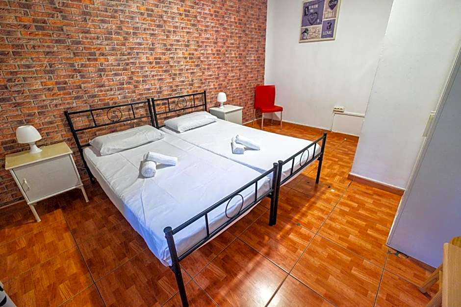 Diagonal House Hostel