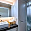 Parotia waterhouse hotel