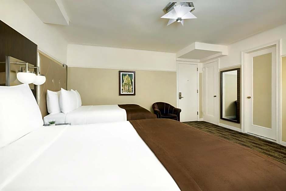  The New Yorker Hotel