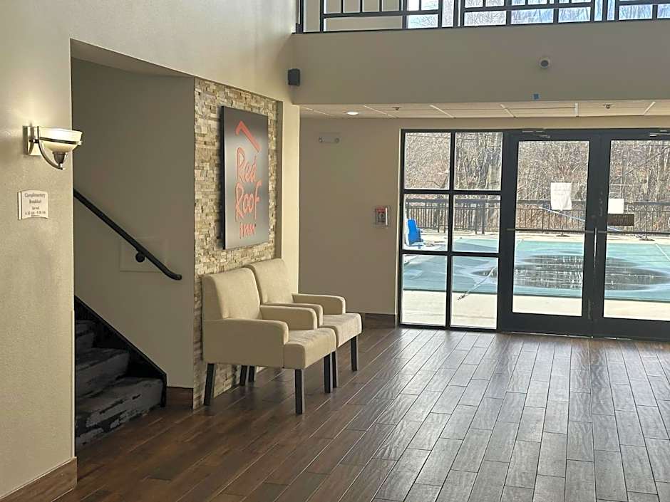 Red Roof Inn & Suites Middleborough