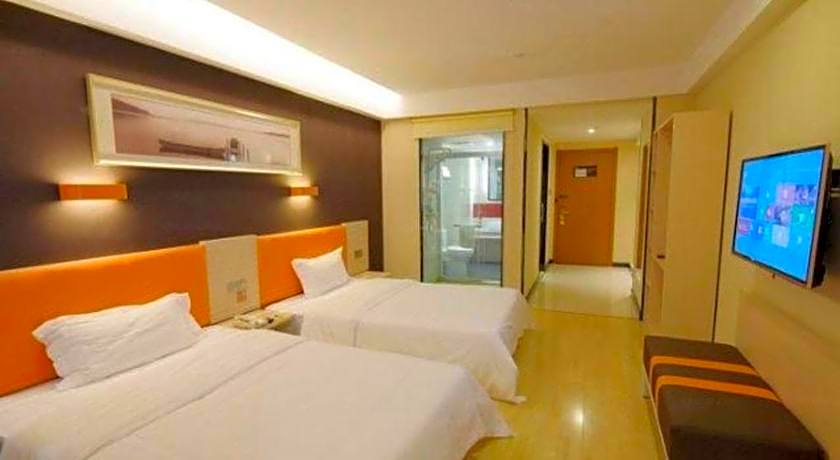 7 Days Premium Jingjiang Fuhai New World Automobile Terminal Branch