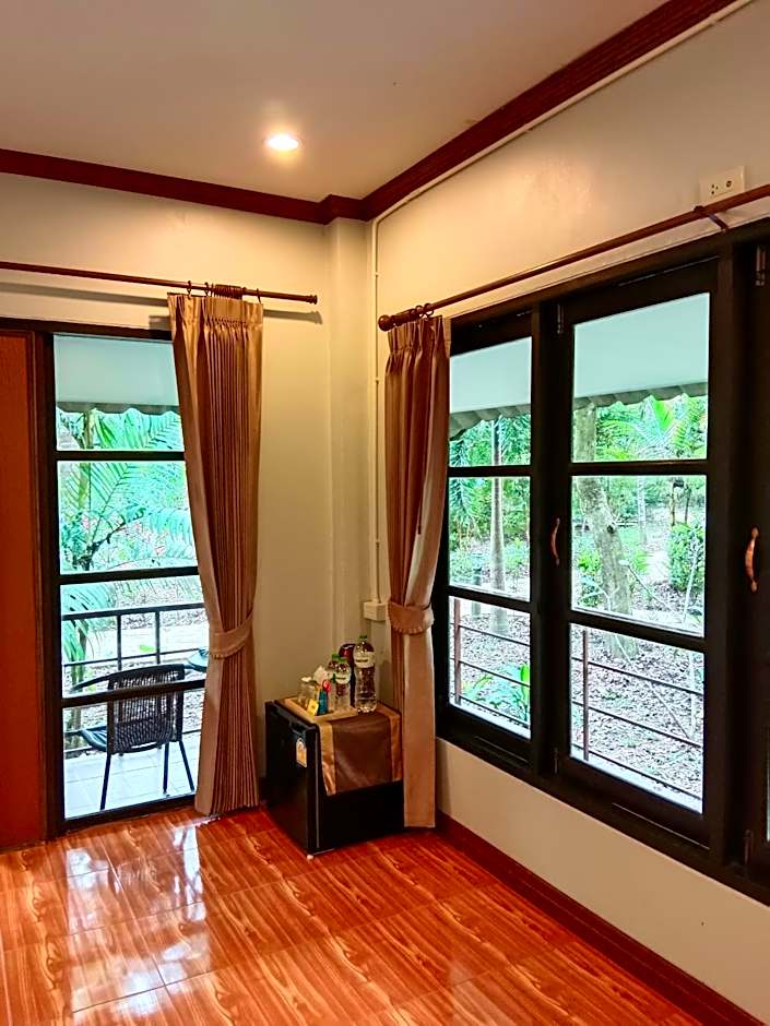 Khao Sok River & Jungle Bungalow