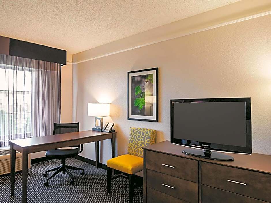 La Quinta Inn & Suites by Wyndham Denver Airport Dia