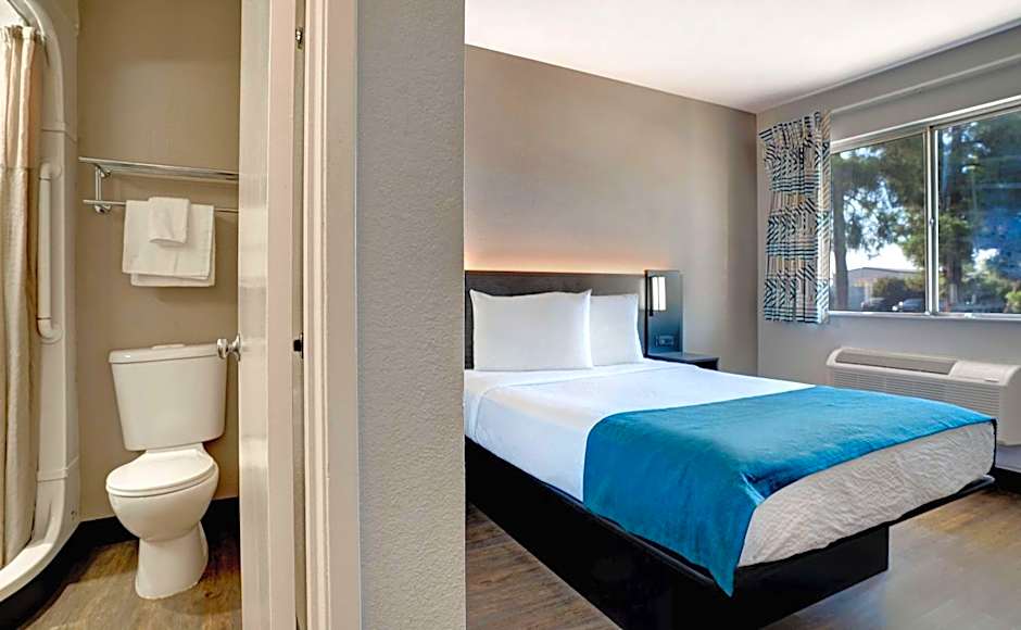 Motel 6-Bakersfield, CA - South