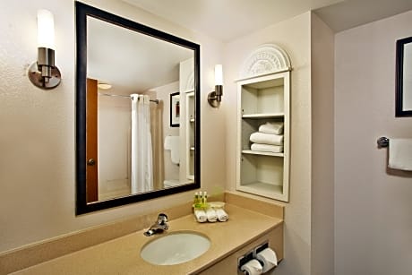 Suite Deluxe Two Queen Beds