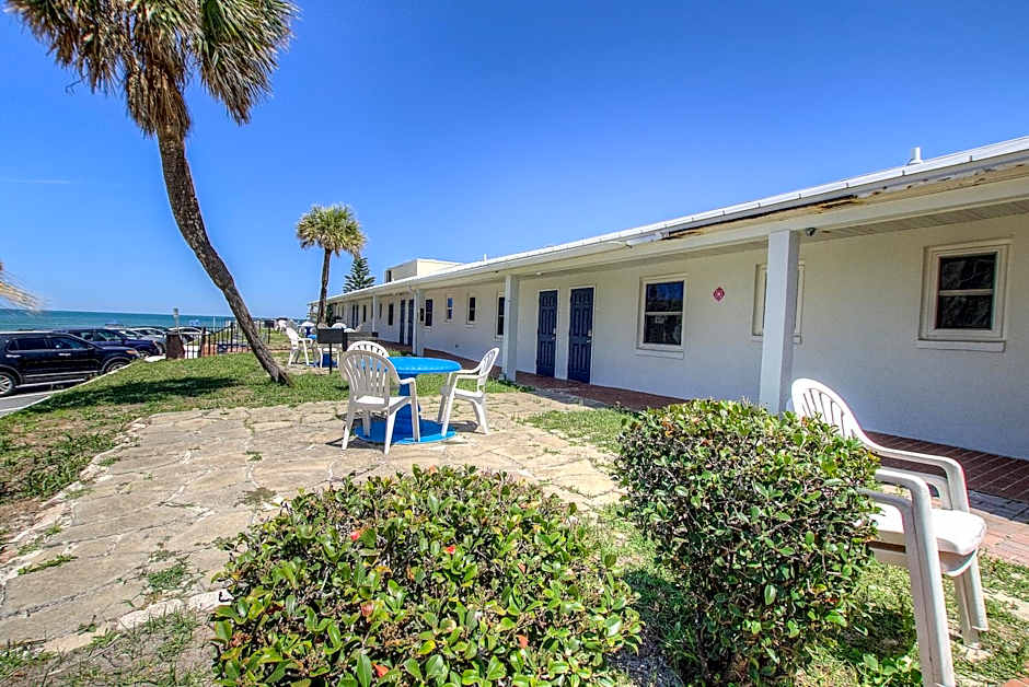Daytona Shores Inn and Suites