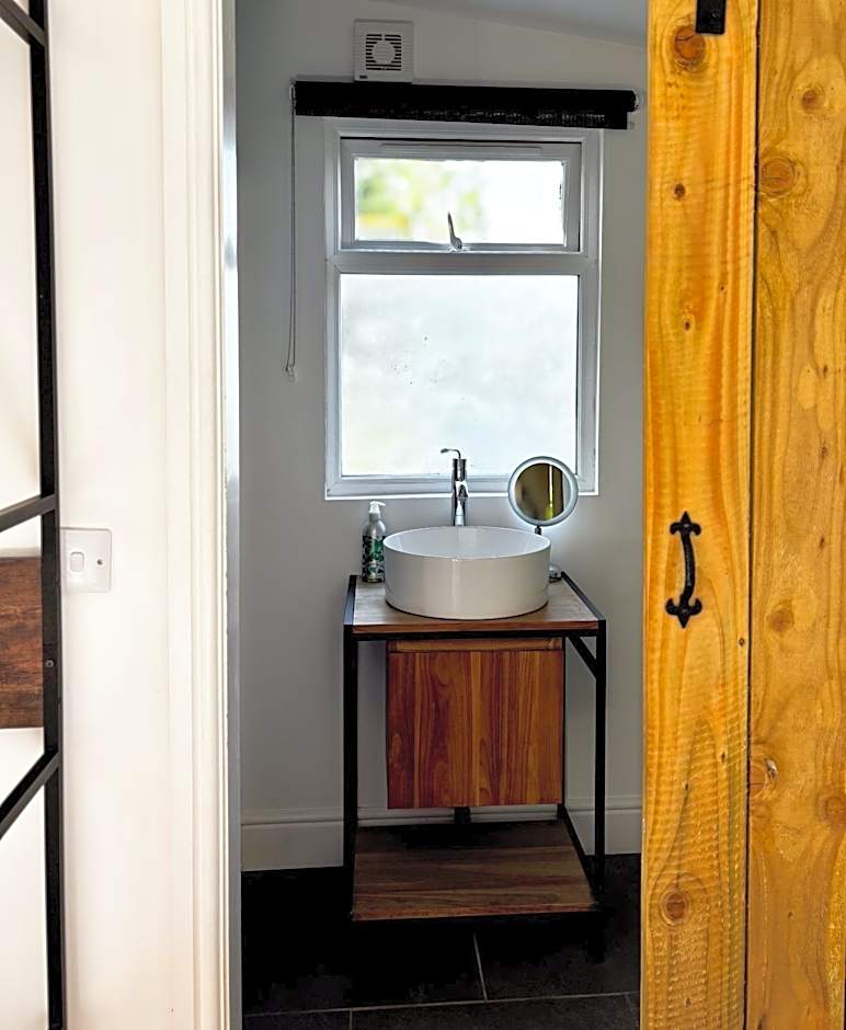 Lakeside Lodge- 'Swallow'