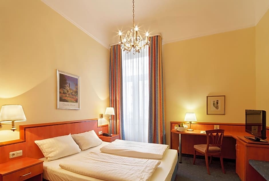 Centro National Frankfurt, Trademark Collection by Wyndham