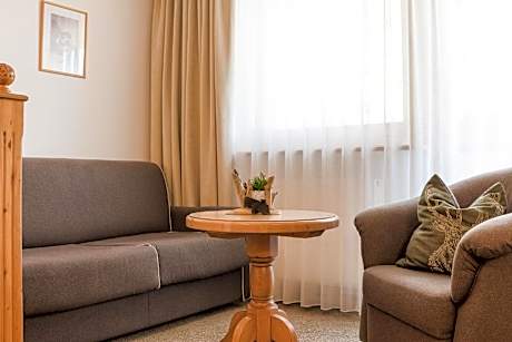 Comfort Double Room with Balcony and Mountain View