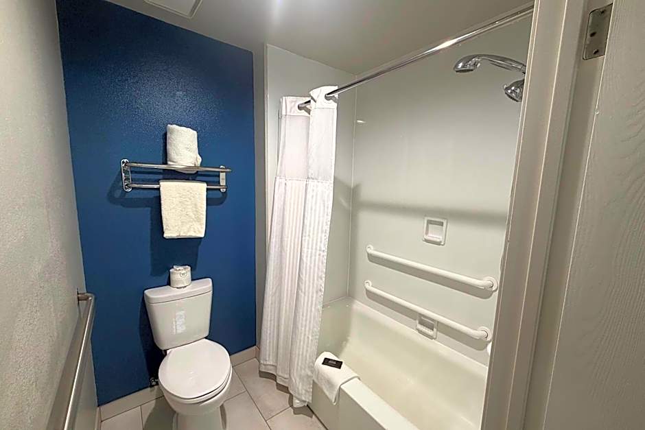 La Quinta Inn & Suites by Wyndham Auburn Worcester