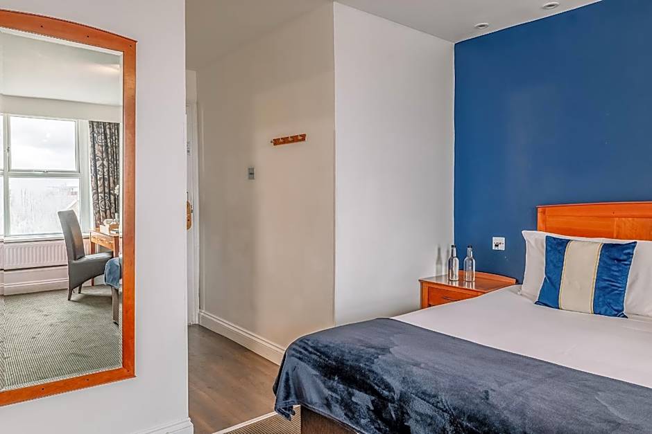 Muthu Westcliff Hotel (Near London Southend Airport)