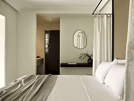 Supreme Private Pool Suite Sea View