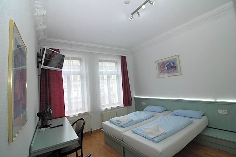 Space Hotel im Campus der JvP Schule