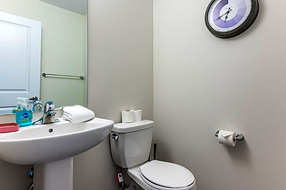 Luxury Town close to Fairview Casino in Niagra Falls
