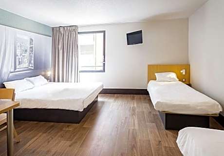 Quad Room