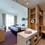 Premier Inn Dubai Dragon Mart