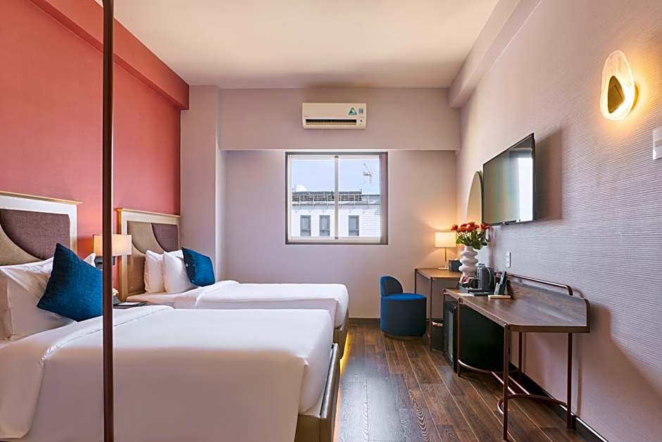 Photo 1 of 9 of Premier Twin With Window with free daily minibar