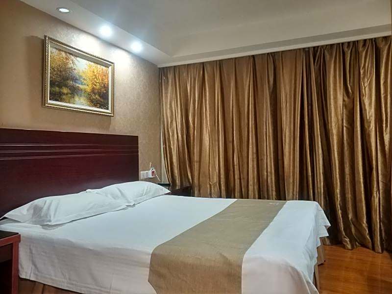 GreenTree Inn Changshu Zhaoshangcheng Express Hotel