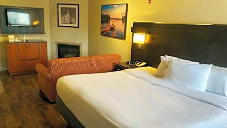 King Suite with Spa Bath