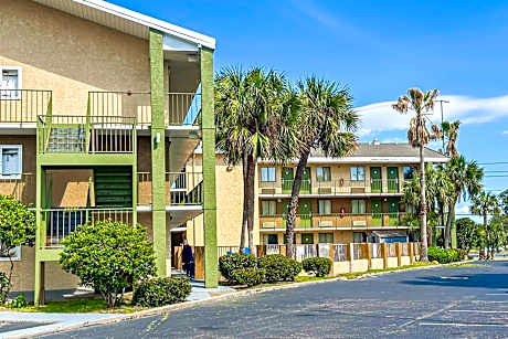 OYO Hotel Mobile, AL I-65 at Airport Blvd