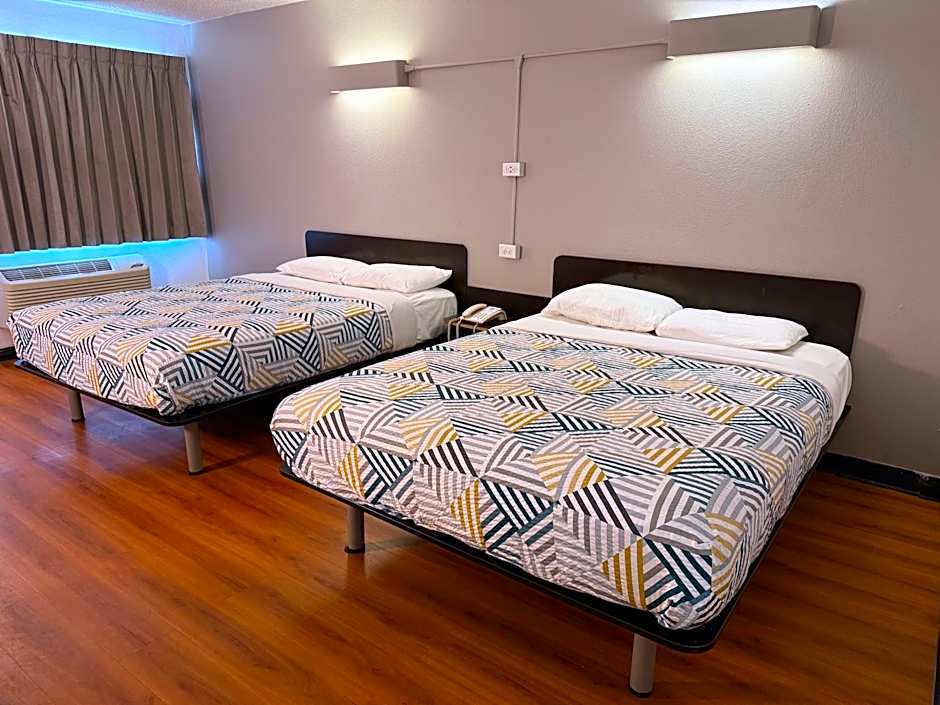 Motel 6 Joliet, IL - I-80