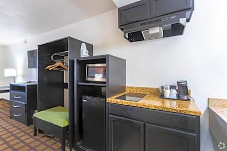 Quality Inn East