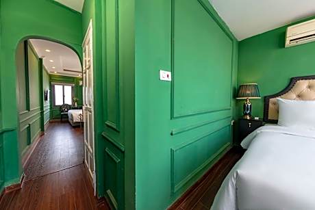 Triple Room with City View