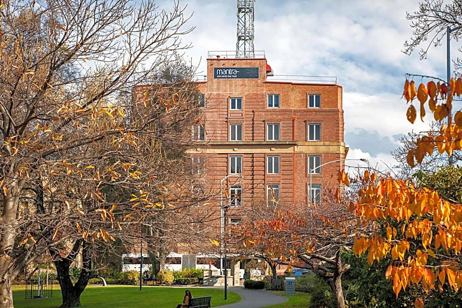 Mantra One Sandy Bay Road