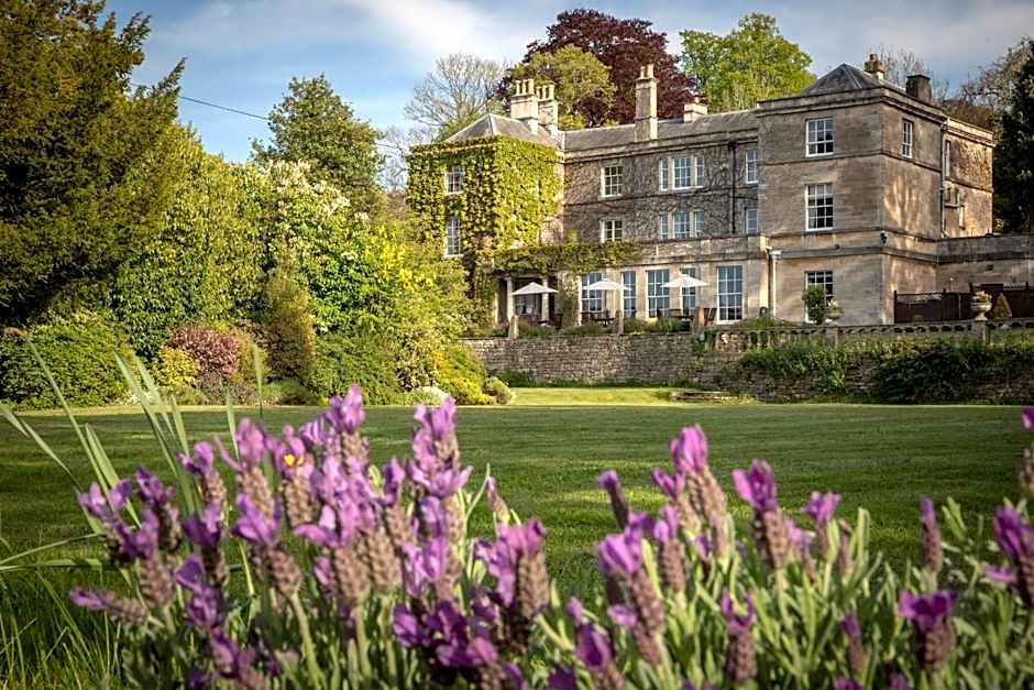 Burleigh Court Hotel