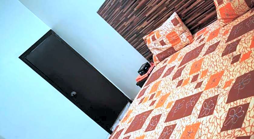 Couples Friendly Guest House