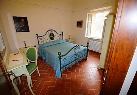 Deluxe One-Bedroom Apartment