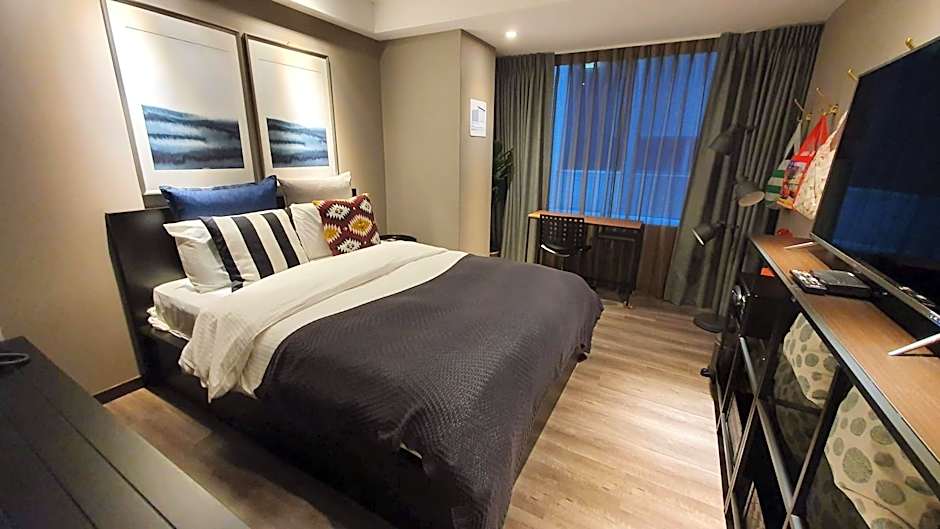 Yomi Hotel - ShuangLian MRT