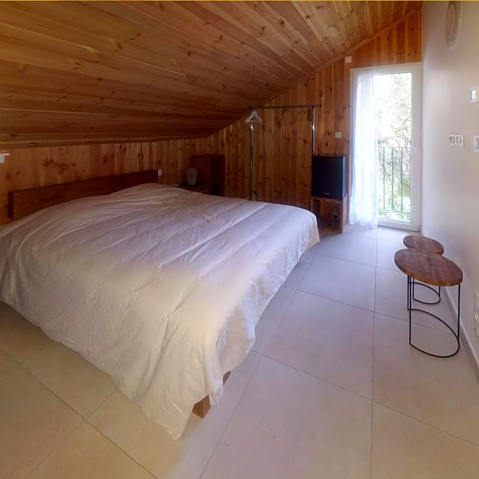 Chalet Les Cols - Chambres avec terrasse & jardin - proche de la nouvelle gare