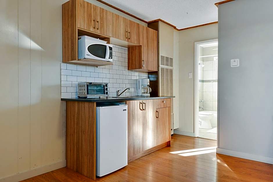 Hotel Bethel - Fort MacLeod, AB