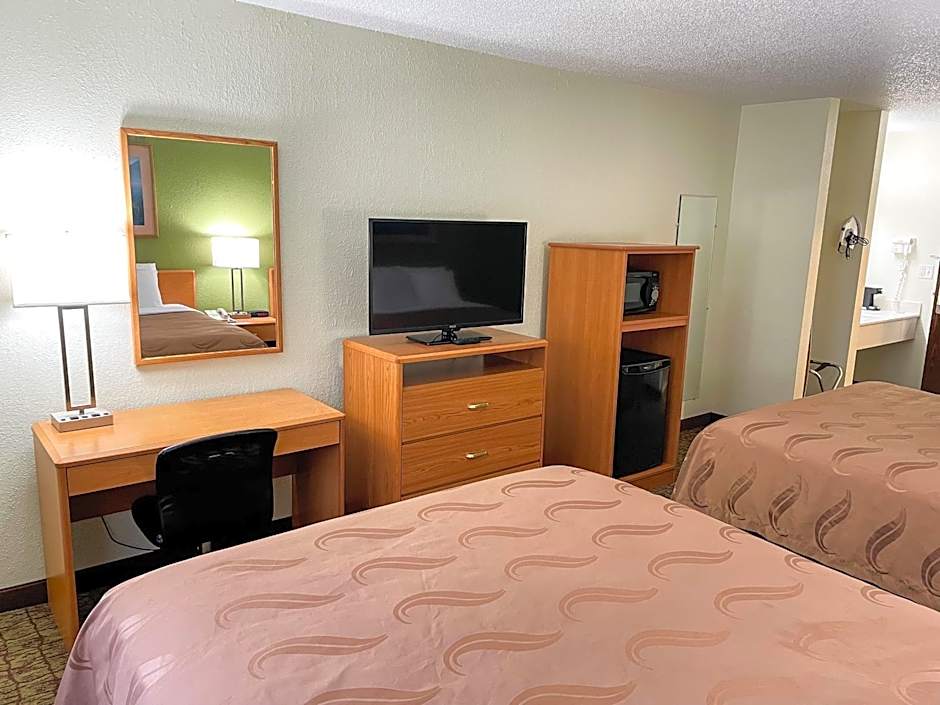 Hudson Inn & Suites