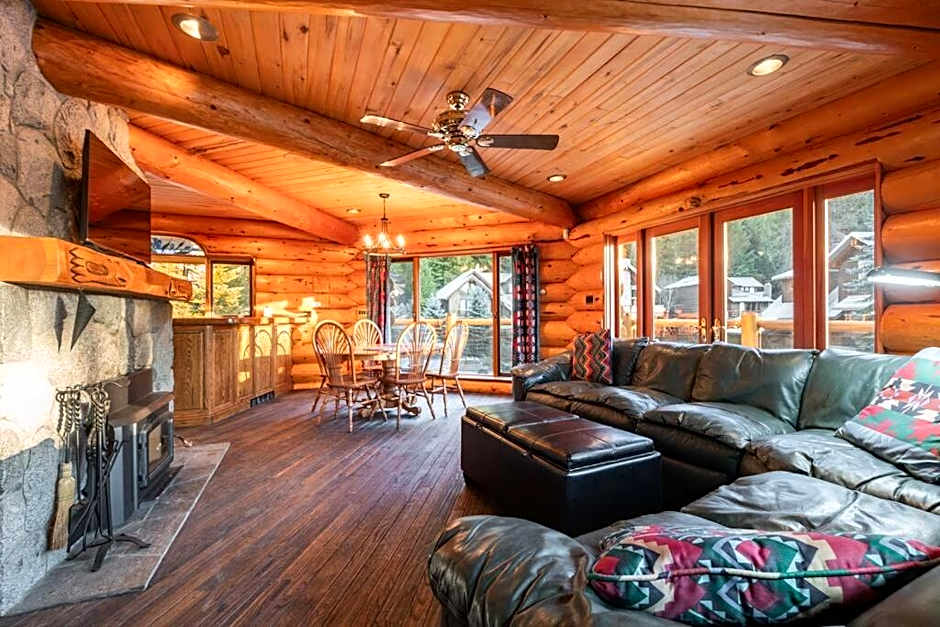 Snowridge Chalet by Outpost Whistler