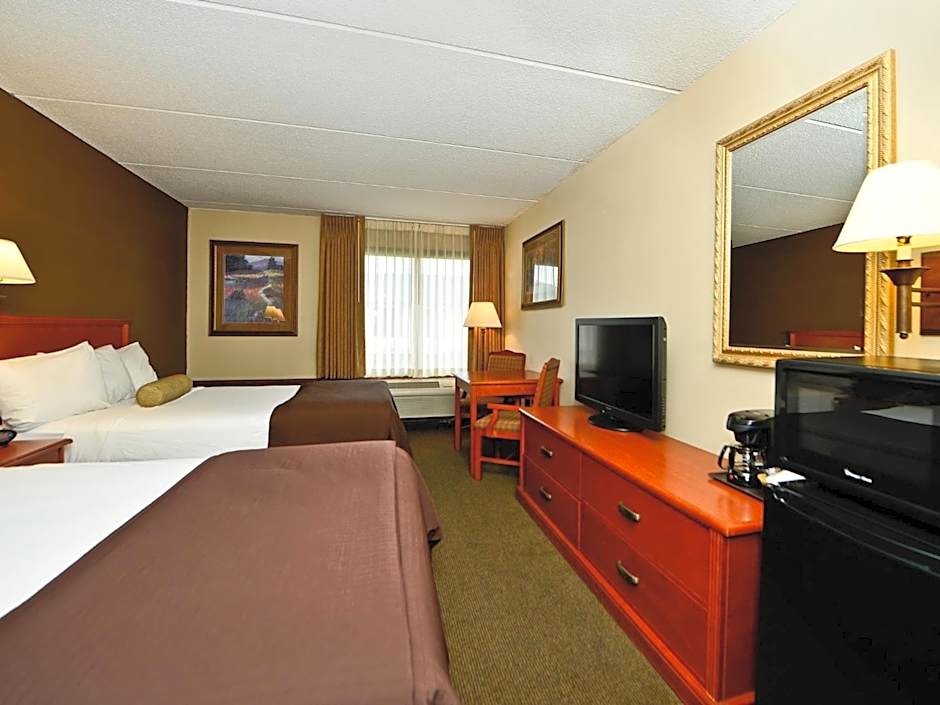 Ramada Hotel & Conference Center by Wyndham Plymouth