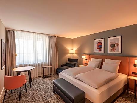 Standard Queen Room