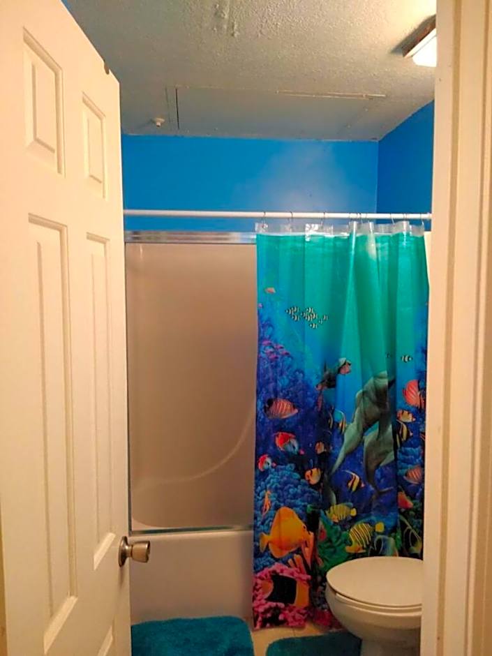 Affordable SPI family condo - walking distance to the beach, Sleeps 6, Third Floor, 2025 Traveler Award