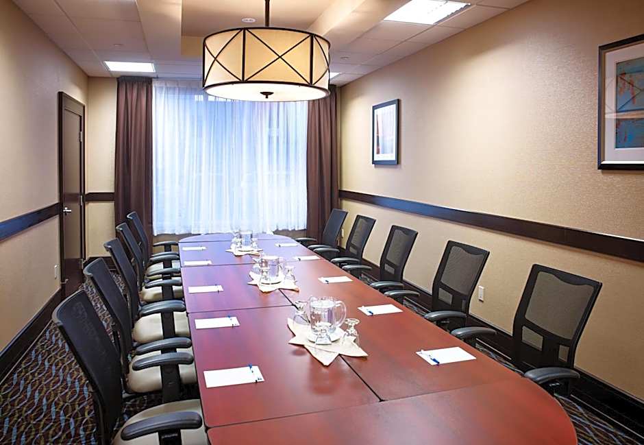 Holiday Inn Express & Suites Timmins by IHG