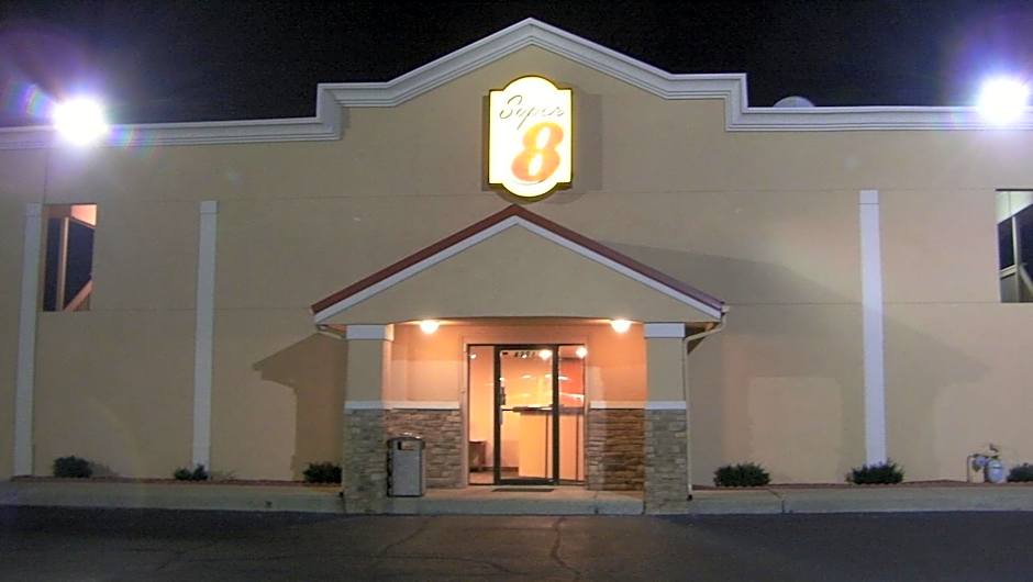 Super 8 by Wyndham Lafayette / Purdue Area