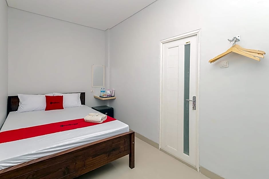 RedDoorz @ Gedangan Sidoarjo