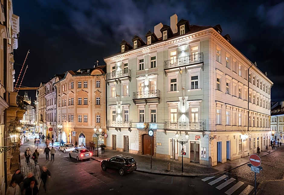 Golden Angel Suites by Adrez