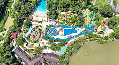 Bukit Merah Laketown Resort